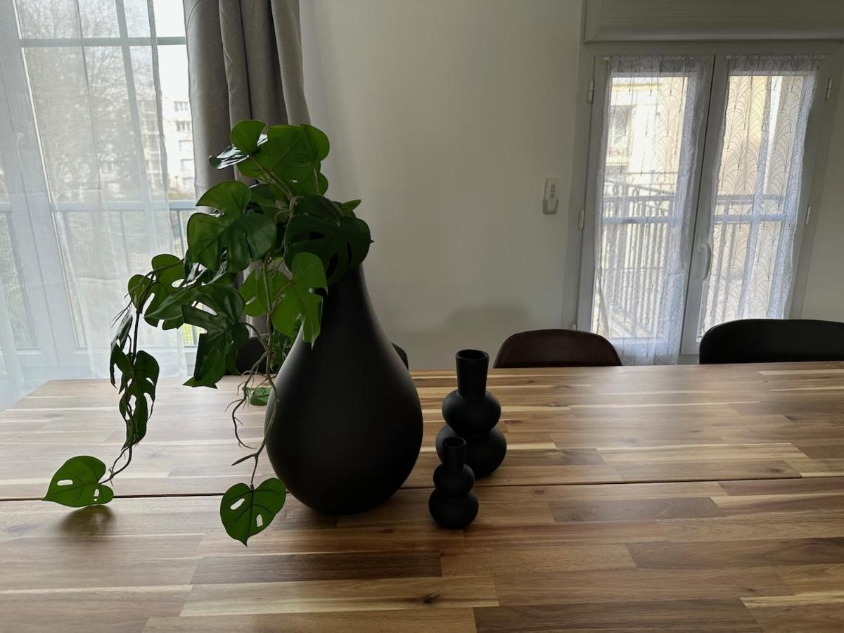 L'Escale Du Trianon Apartman Le Plessis-Robinson Kültér fotó
